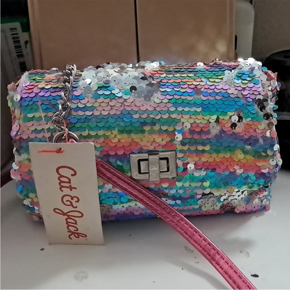 🔜 
 Cat & Jack Pink Sequin Wristlet Clutch